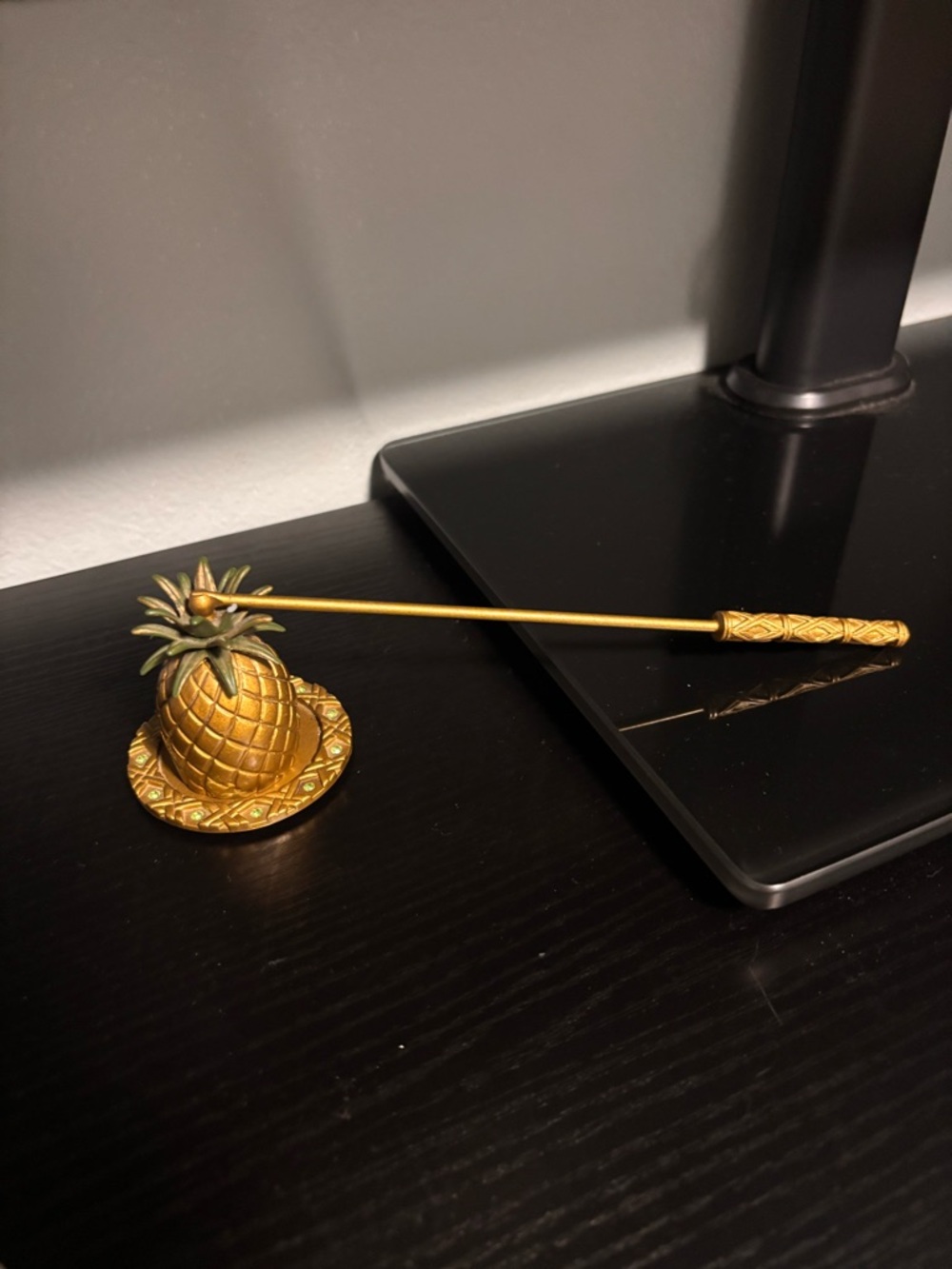 PartyLite Gold Pineapple Candle Snuffer with Decorative Base